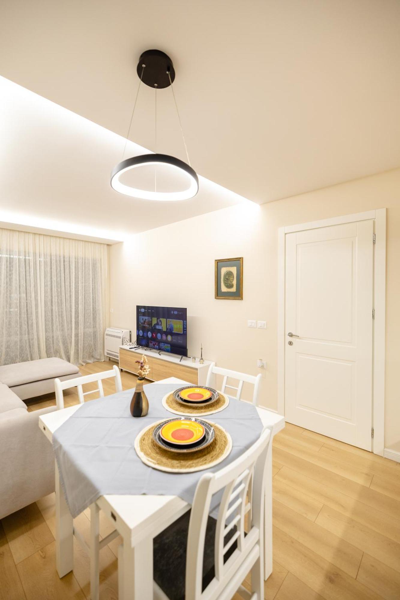 טיראנה Luxury Center Observatori Apartment מראה חיצוני תמונה