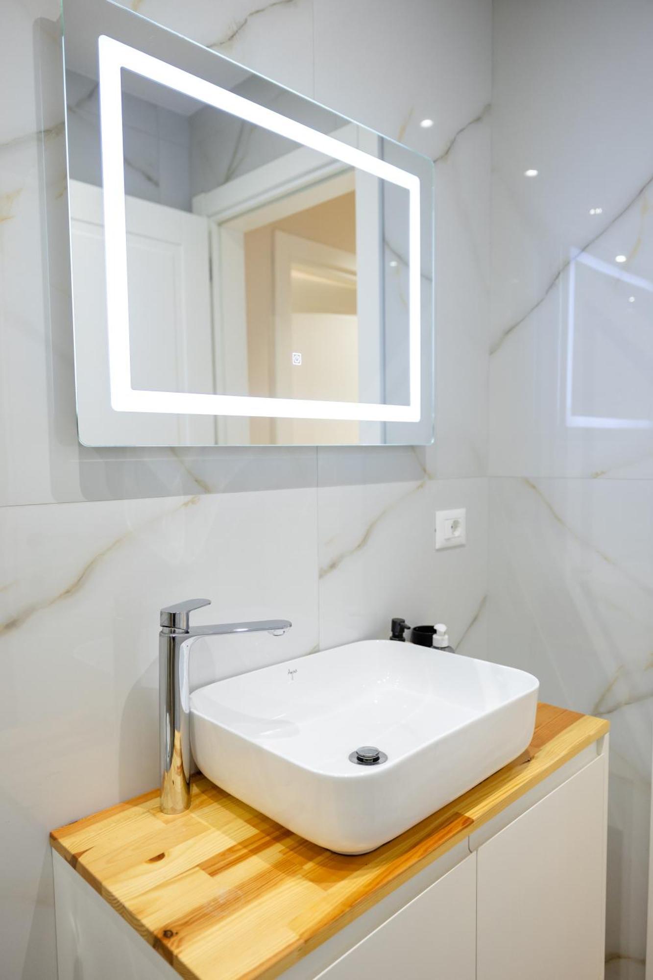 טיראנה Luxury Center Observatori Apartment מראה חיצוני תמונה