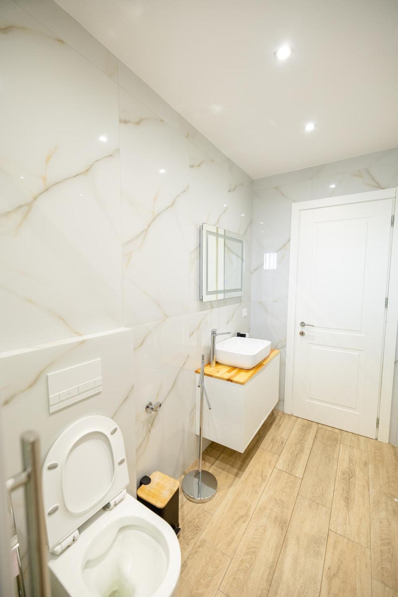 טיראנה Luxury Center Observatori Apartment מראה חיצוני תמונה